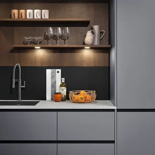 ewe-nanoo-carbon-metallic-Wandregale